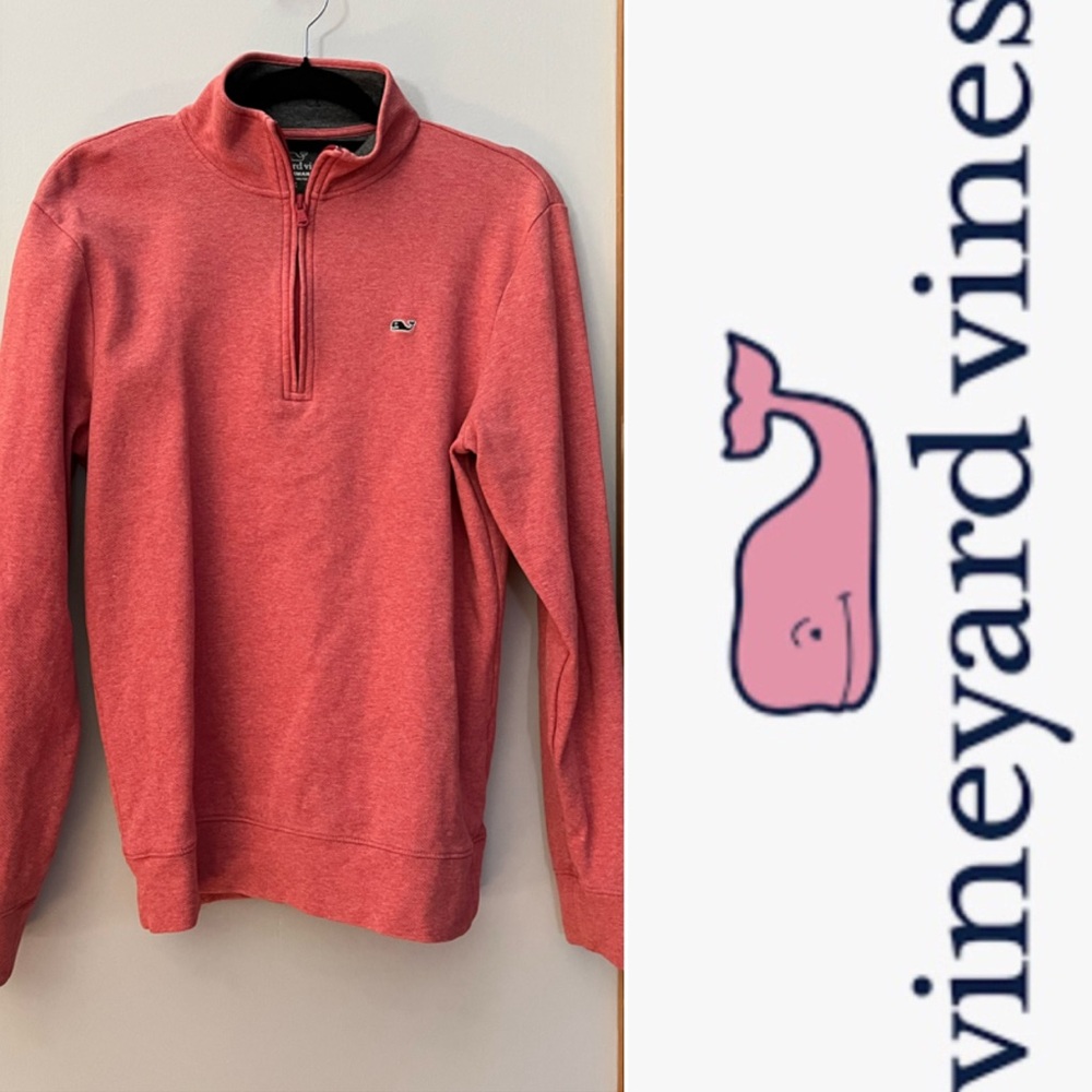 EUC Vineyard Vines muted red 1/4 zip up sweater size small.